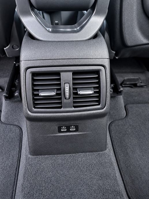 BMW X1 xDrive18d AUTOMATIK HEAD-UP NAVI PLUS KAMERA 2021., fotografija 13