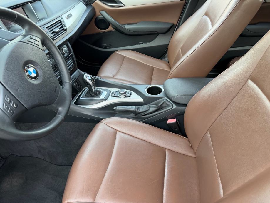BMW X1 xDrive18d automatik navigacija, fotografija 9