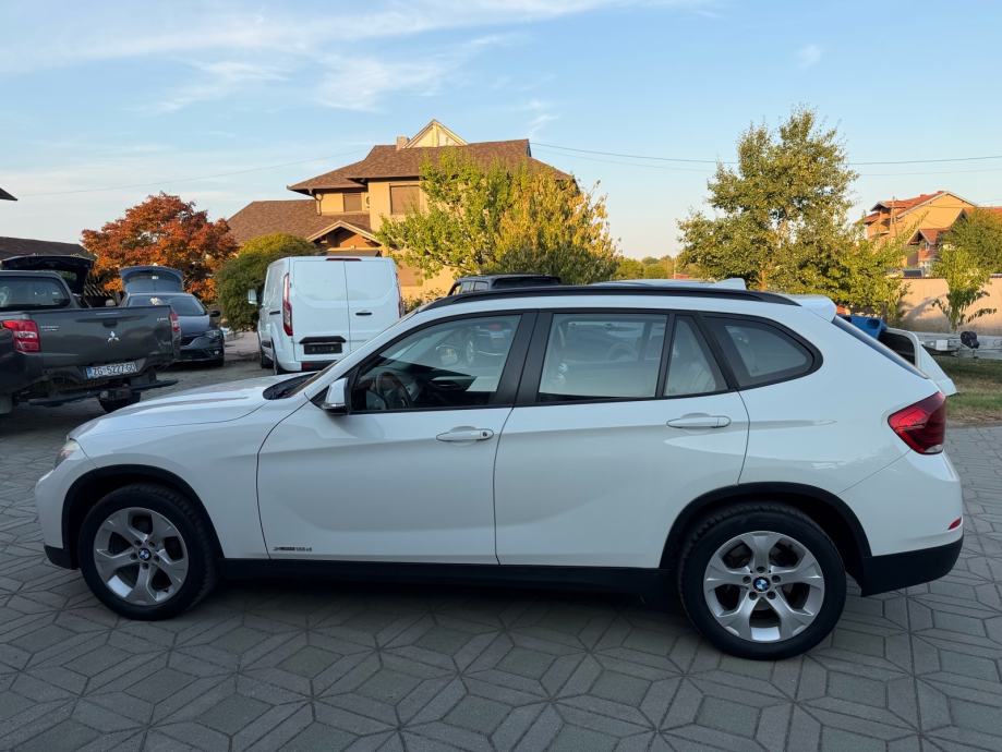 BMW X1 xDrive18d automatik navigacija, fotografija 2
