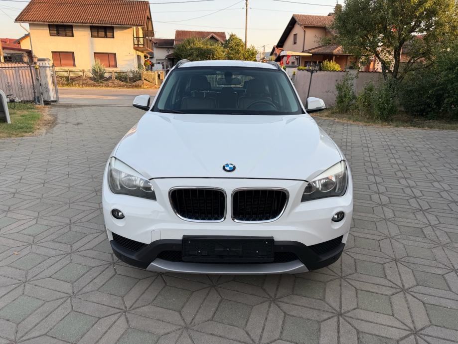 BMW X1 xDrive18d automatik navigacija, fotografija 3