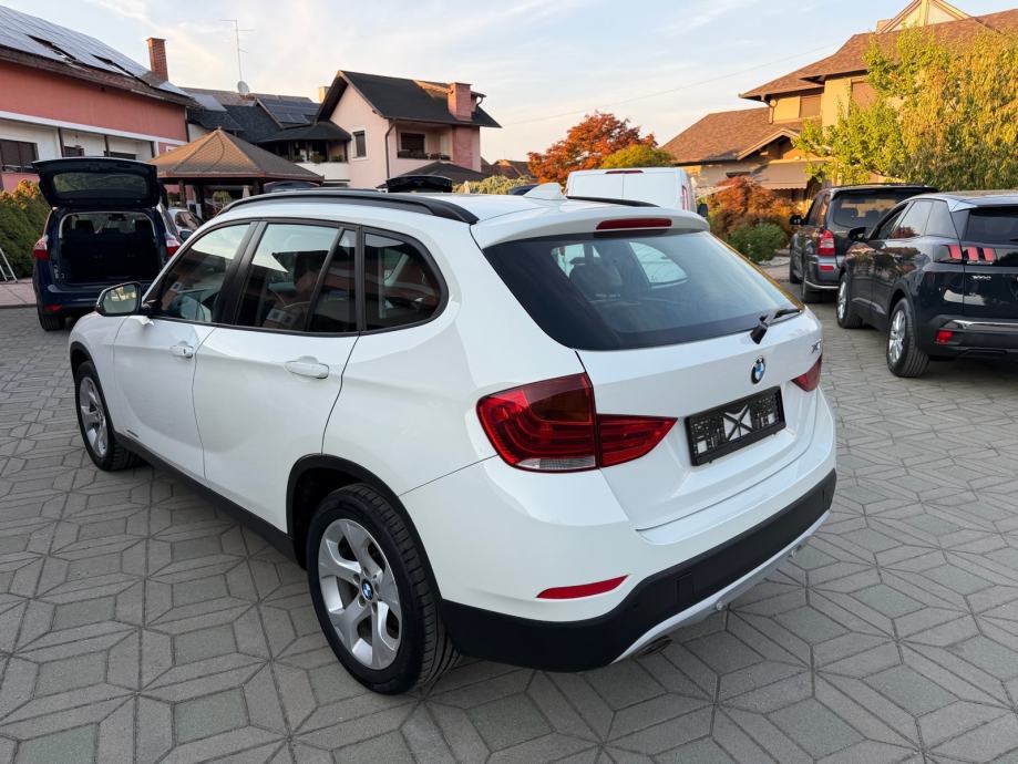 BMW X1 xDrive18d automatik navigacija, fotografija 4