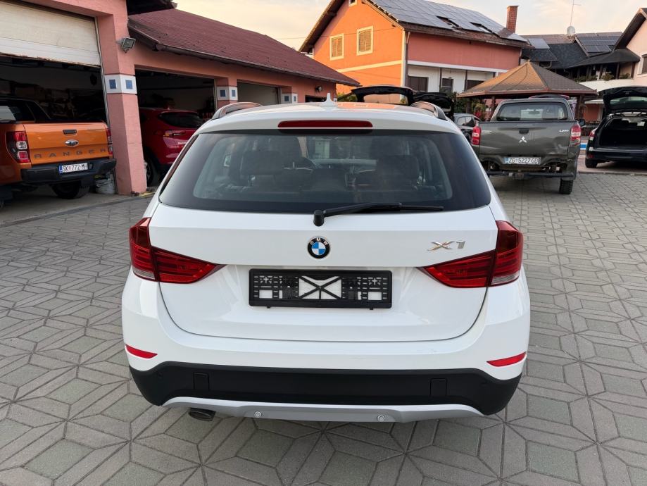 BMW X1 xDrive18d automatik navigacija, fotografija 6