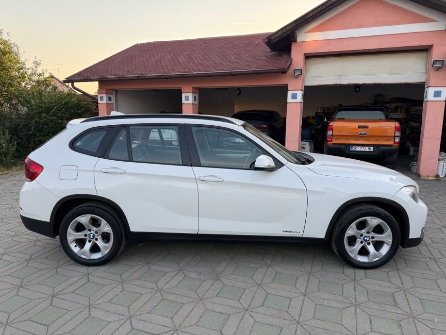 BMW X1 xDrive18d automatik navigacija, fotografija 7