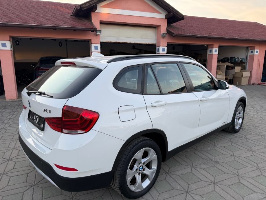 BMW X1 xDrive18d automatik navigacija, fotografija 8