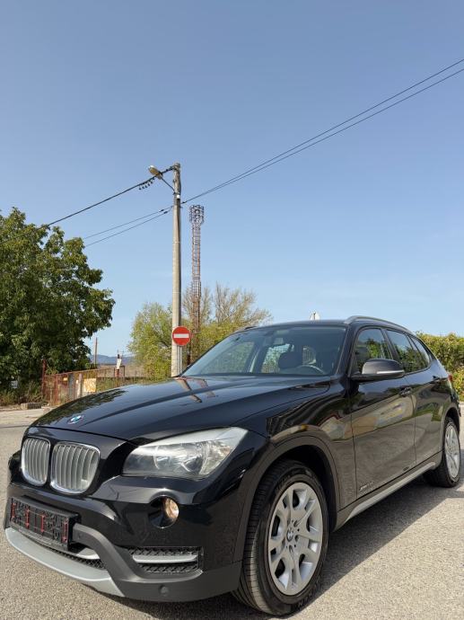 BMW X1 xDrive18d *AUTOMATIK*NOVI SET LANCA*SERVISNA KNJIGA!, fotografija 2