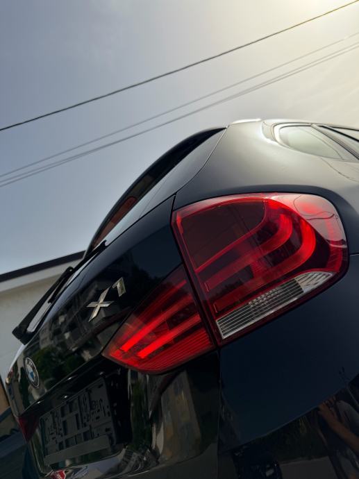 BMW X1 xDrive18d *AUTOMATIK*NOVI SET LANCA*SERVISNA KNJIGA!, fotografija 5