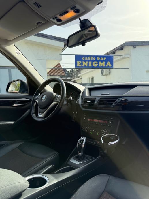 BMW X1 xDrive18d *AUTOMATIK*NOVI SET LANCA*SERVISNA KNJIGA!, fotografija 7