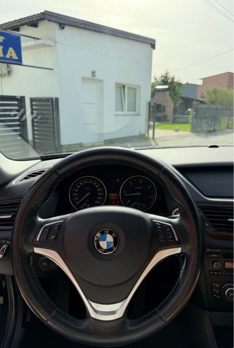 BMW X1 xDrive18d *AUTOMATIK*NOVI SET LANCA*SERVISNA KNJIGA!, fotografija 9