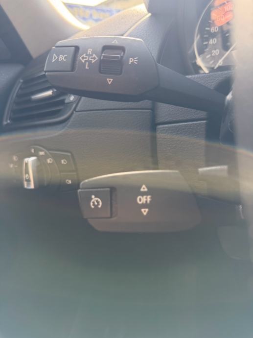 BMW X1 xDrive18d *AUTOMATIK*NOVI SET LANCA*SERVISNA KNJIGA!, fotografija 11