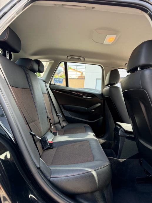 BMW X1 xDrive18d *AUTOMATIK*NOVI SET LANCA*SERVISNA KNJIGA!, fotografija 13