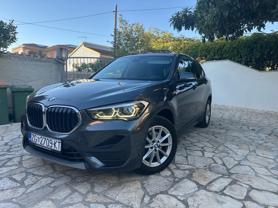 BMW X1 xDrive18d automatik, fotografija 2