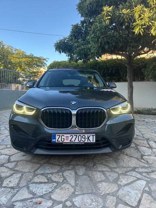BMW X1 xDrive18d automatik, fotografija 3
