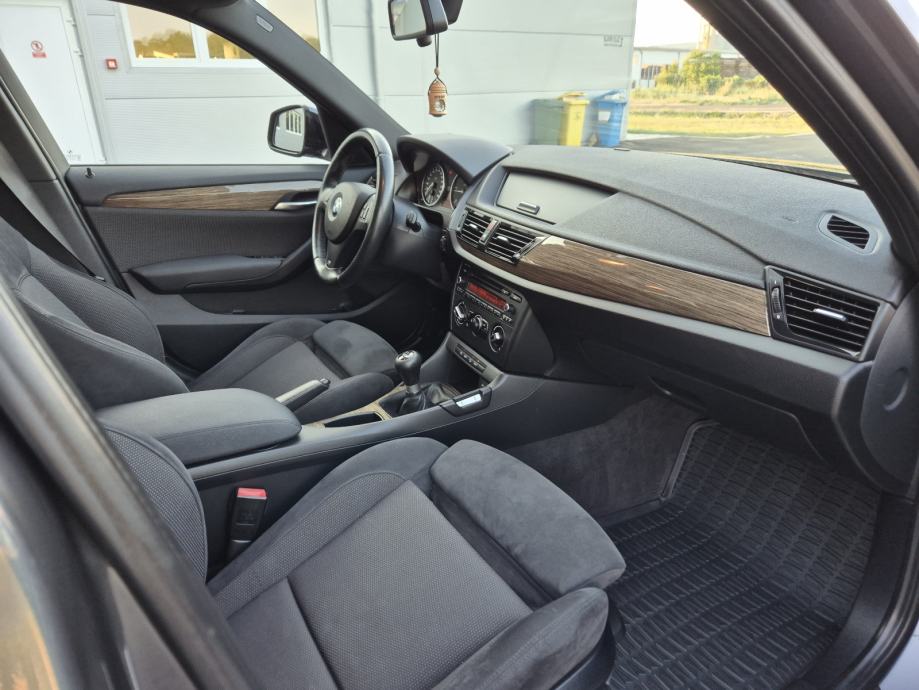 BMW X1 xDrive18d, M-paket, fotografija 10