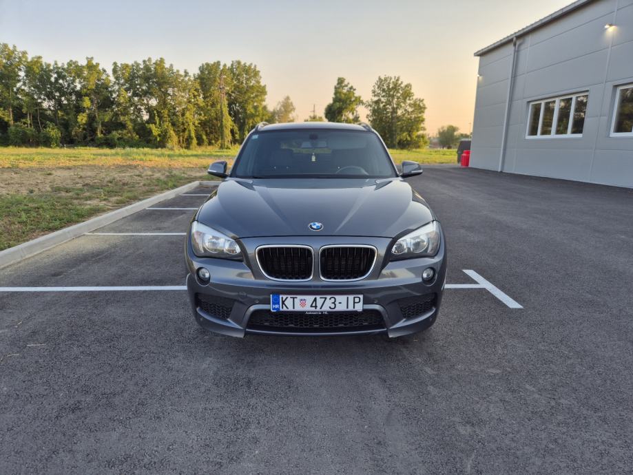BMW X1 xDrive18d, M-paket, fotografija 8