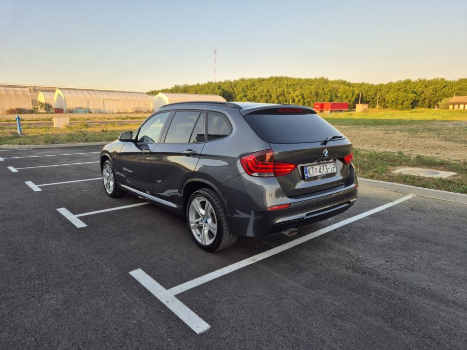 BMW X1 xDrive18d, M-paket, fotografija 3