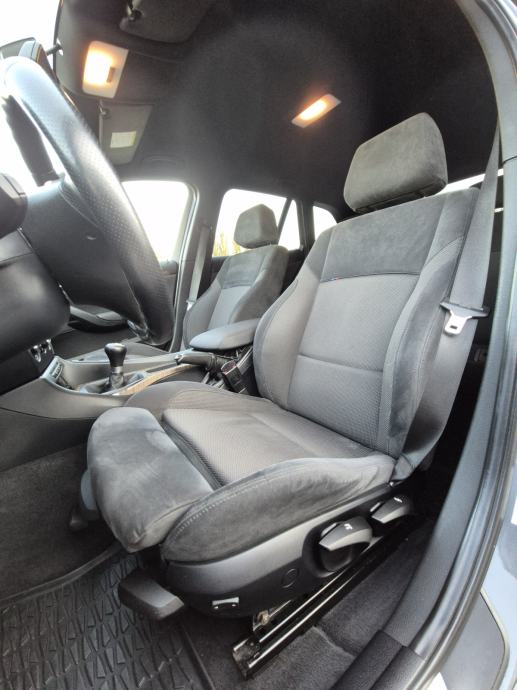 BMW X1 xDrive18d, M-paket, fotografija 16