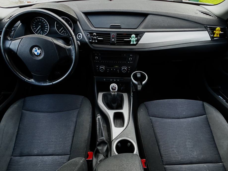 BMW X1 xDrive18d, pogled izvana - slika 4