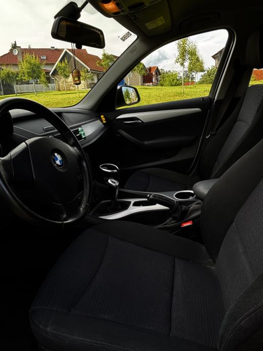BMW X1 xDrive18d, pogled izvana - slika 5
