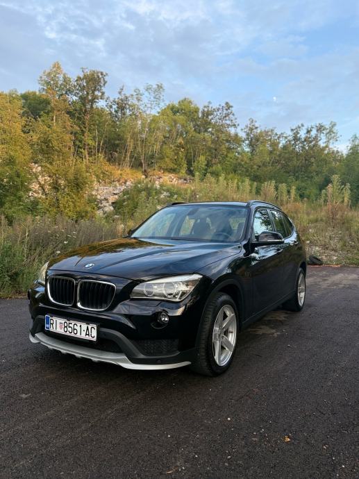 BMW X1 xDrive18d, fotografija 2