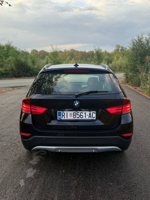 BMW X1 xDrive18d, fotografija 4