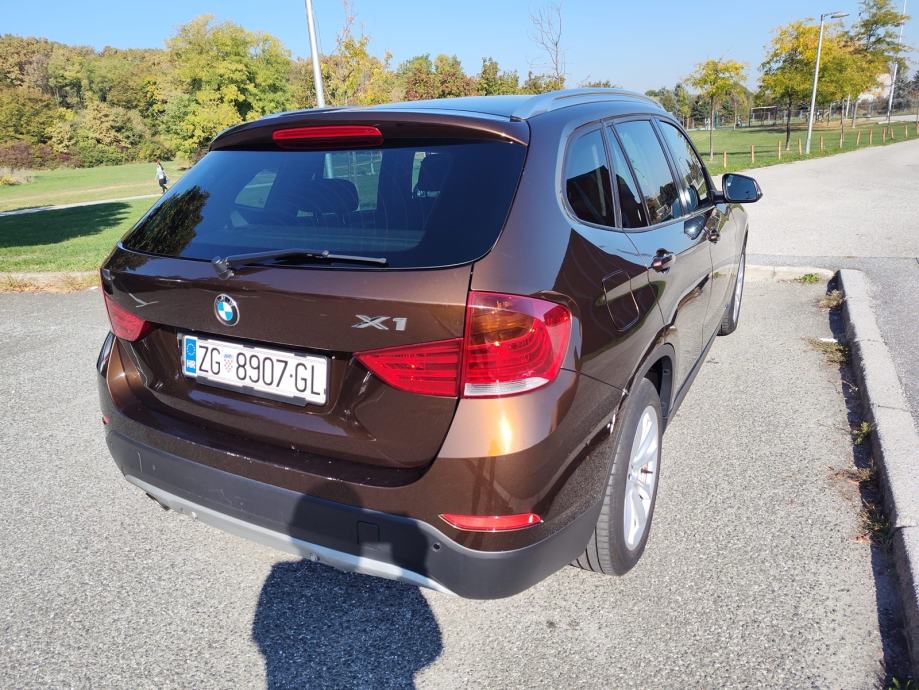 BMW X1 sDrive18d, fotografija 9
