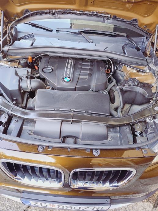BMW X1 sDrive18d, fotografija 11