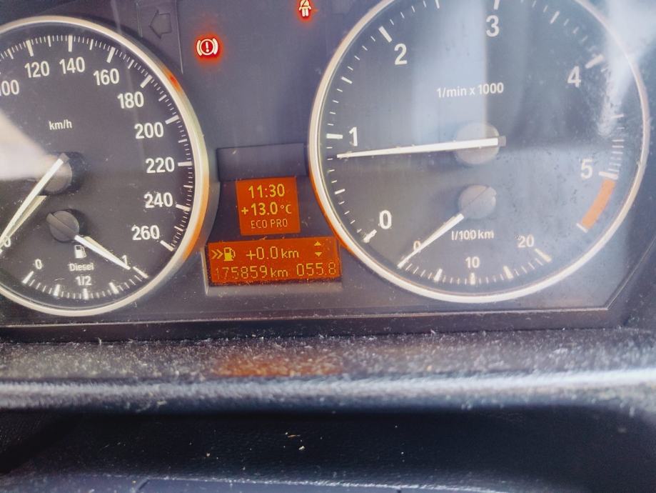 BMW X1 sDrive18d, fotografija 12