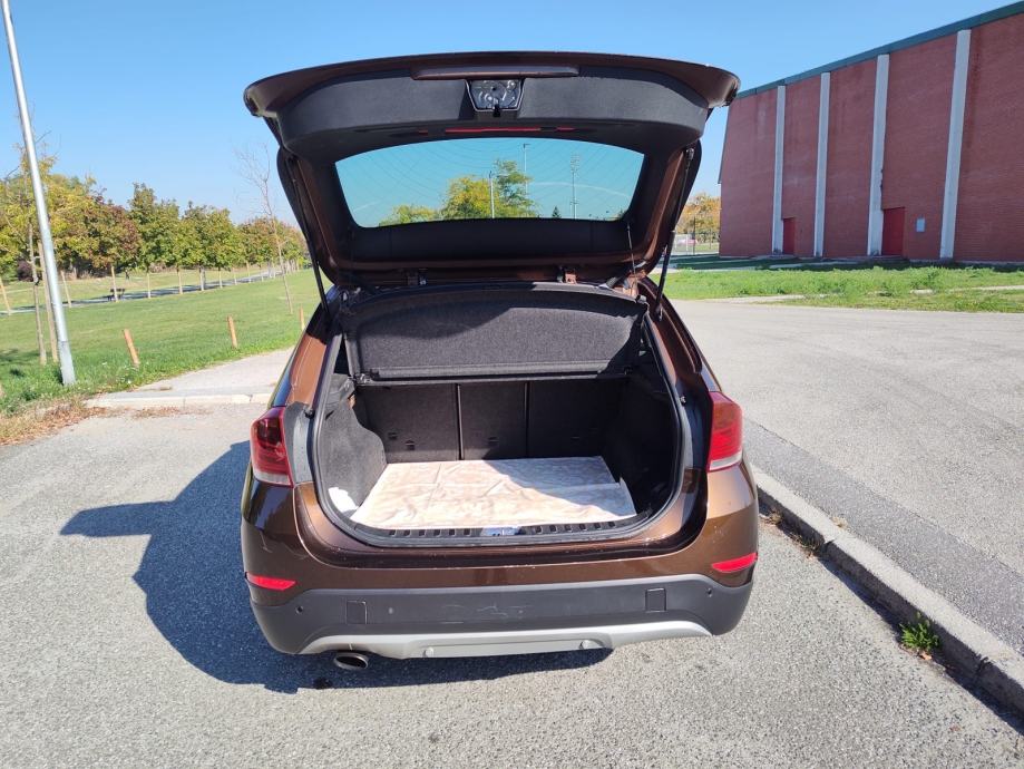 BMW X1 sDrive18d, fotografija 14
