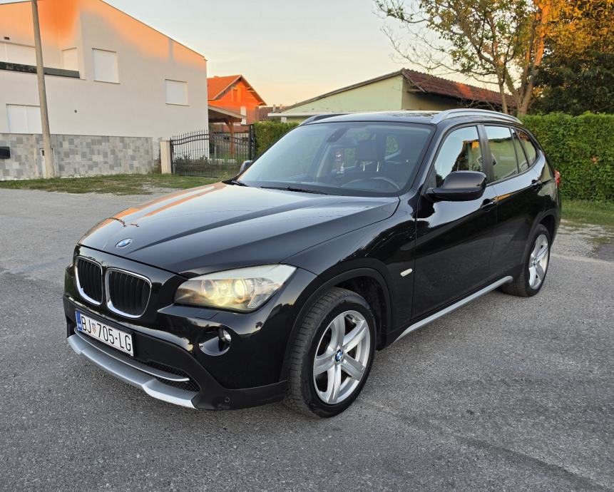 BMW X1 xDrive20d, 4×4, xenon, navigacija, obavljen servis, reg 1.g, fotografija 4