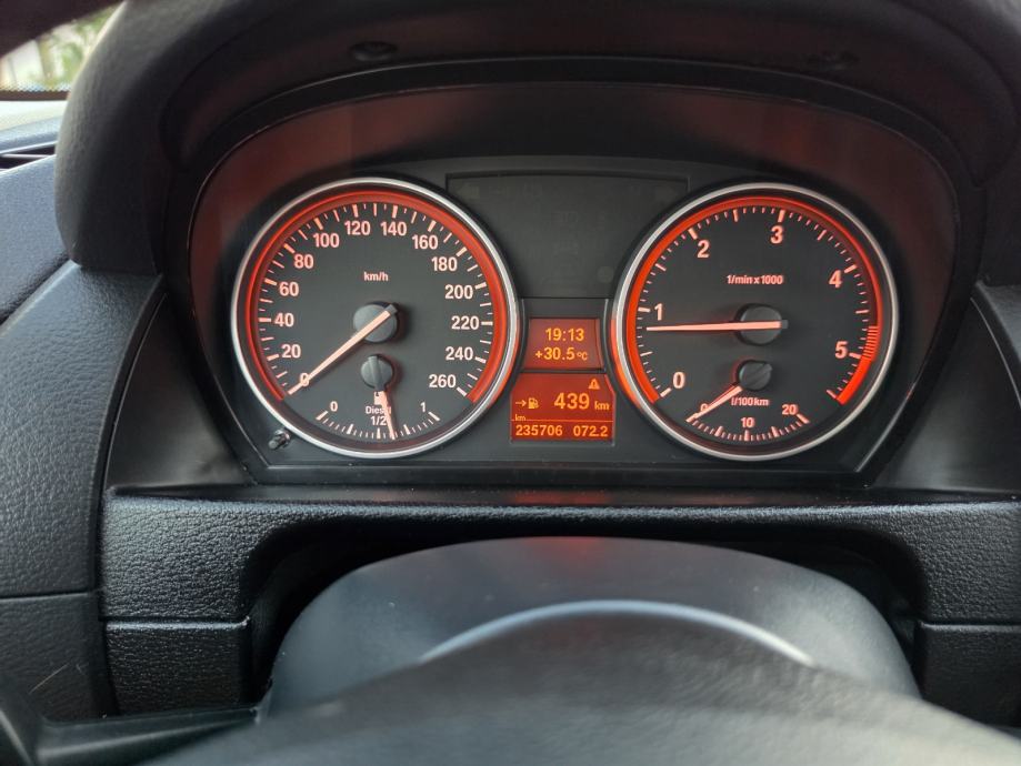 BMW X1 xDrive20d, 4×4, xenon, navigacija, obavljen servis, reg 1.g, fotografija 15