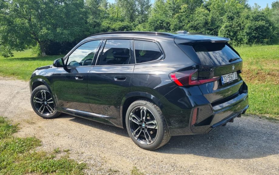 BMW X1 xDrive20d M SPORT, TVORNIČKA GARANCIJA + SET ZIMSKIH KOTAČA, fotografija 4