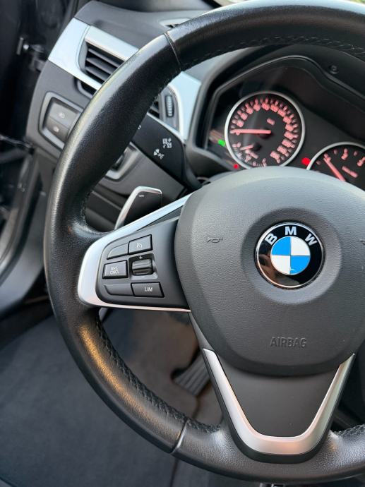 BMW X1 xDrive20d AUTOMATIK,SPORT,LED,NAV,KAM,PDC,ALU18,KUKA,SERVISNA, fotografija 15