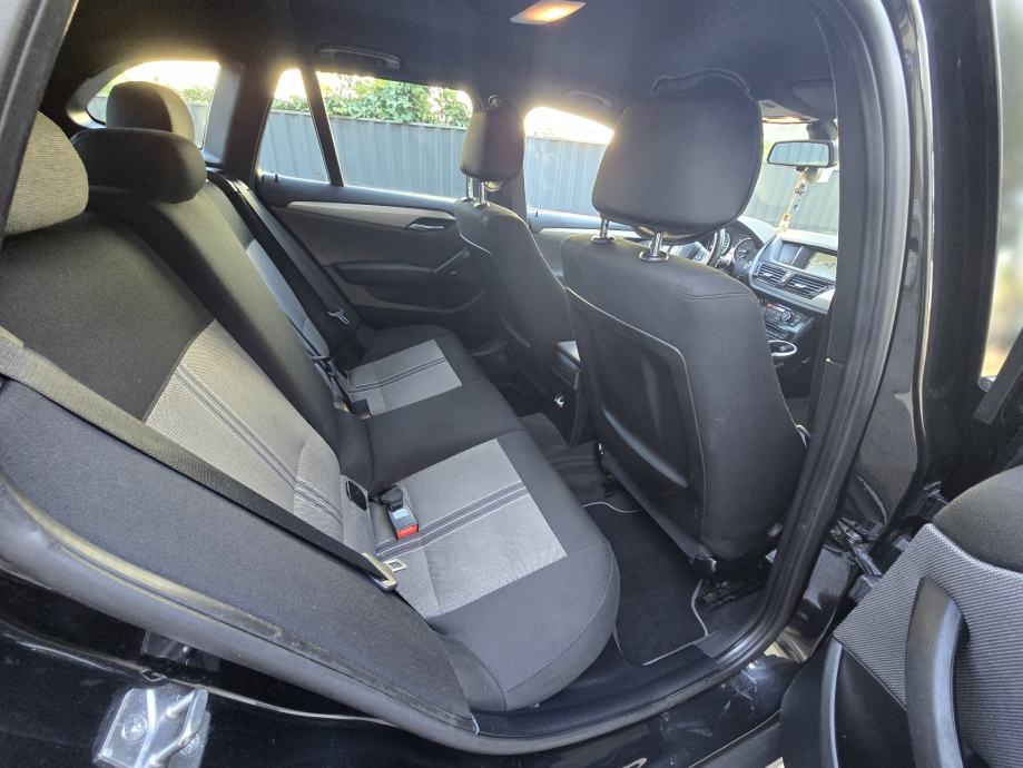BMW X1 xDrive25d ++AUTOMATIK++M SPORT++NOVI LANAC++, fotografija 12