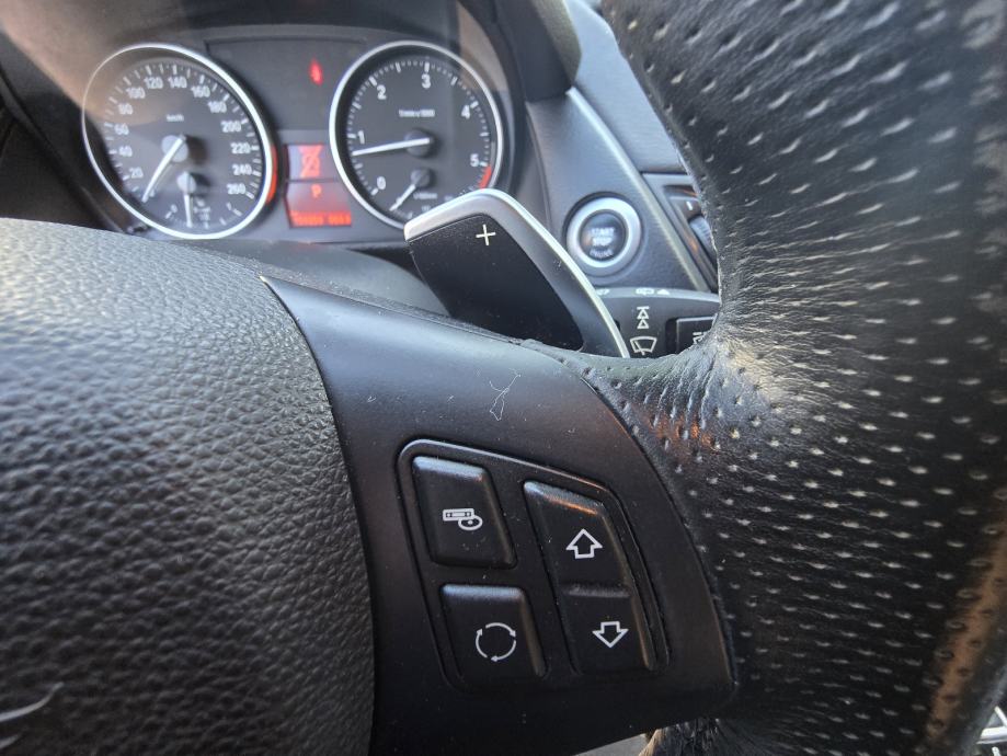 BMW X1 xDrive25d ++AUTOMATIK++M SPORT++NOVI LANAC++, fotografija 16