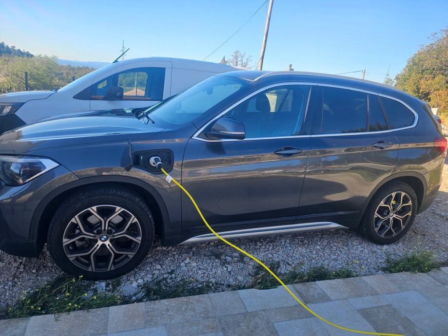 BMW X1 xDrive25e automatik, fotografija 4