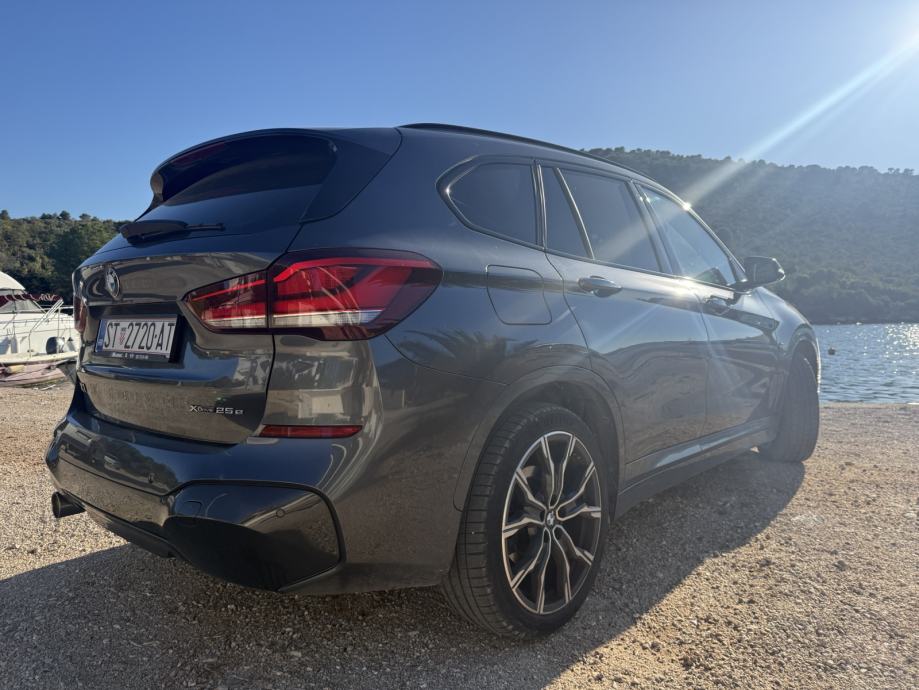 BMW X1 xDrive25e M Sport, Head-Up, ACC, 19" BMW servis, HR papiri, fotografija 7