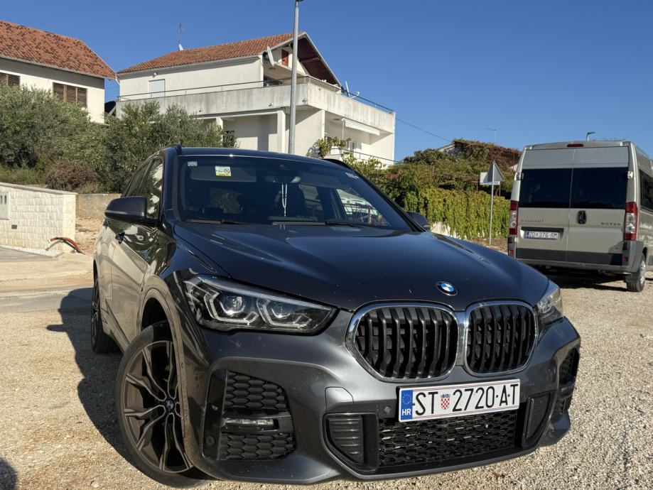 BMW X1 xDrive25e M Sport, Head-Up, ACC, 19" BMW servis, HR papiri, fotografija 4