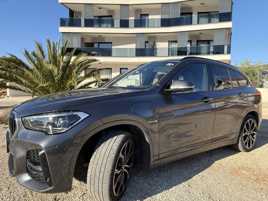 BMW X1 xDrive25e M Sport, Head-Up, ACC, 19" BMW servis, HR papiri, fotografija 2