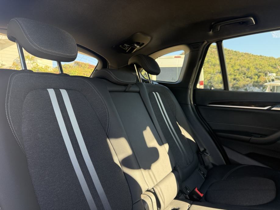 BMW X1 xDrive25e M Sport, Head-Up, ACC, 19" BMW servis, HR papiri, fotografija 12