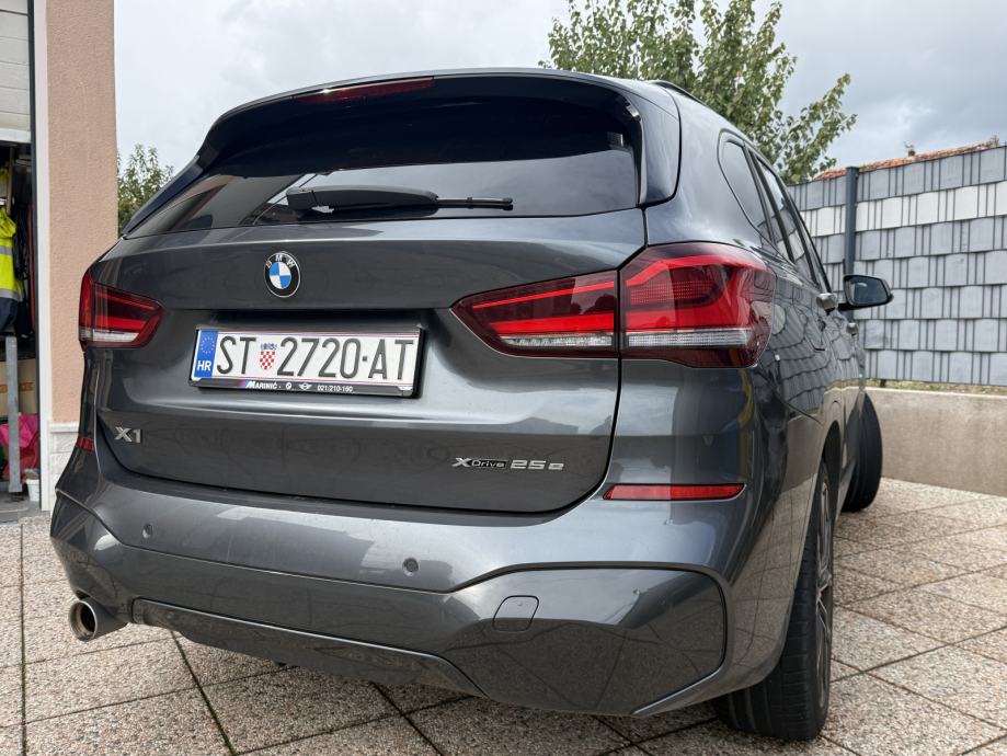 BMW X1 xDrive25e M Sport, Head-Up, ACC, 19" BMW servis, HR papiri, fotografija 5