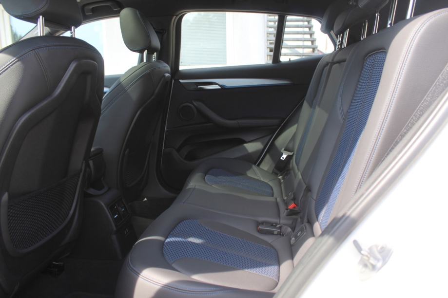 BMW X2 18d AUTOMATIK, M-PAKET, ALU 19, LED, KOŽA, PANORAMA, GARANCIJA., fotografija 9