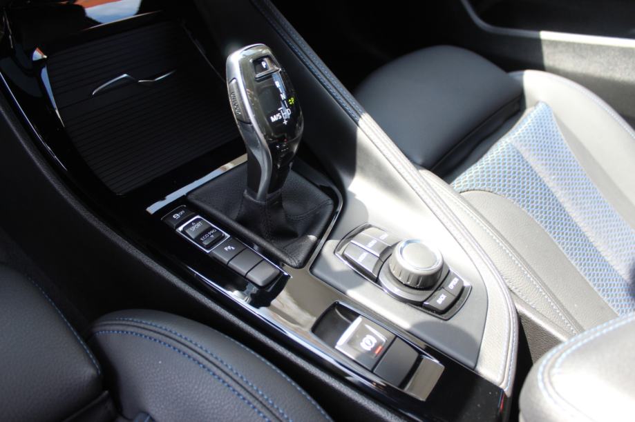 BMW X2 18d AUTOMATIK, M-PAKET, ALU 19, LED, KOŽA, PANORAMA, GARANCIJA., fotografija 14