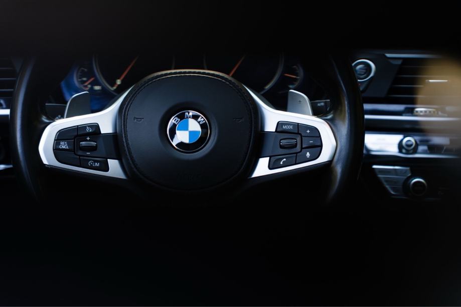 Bmw X3 2.0d xdrive, reg 08/2027, servisna, fotografija 3
