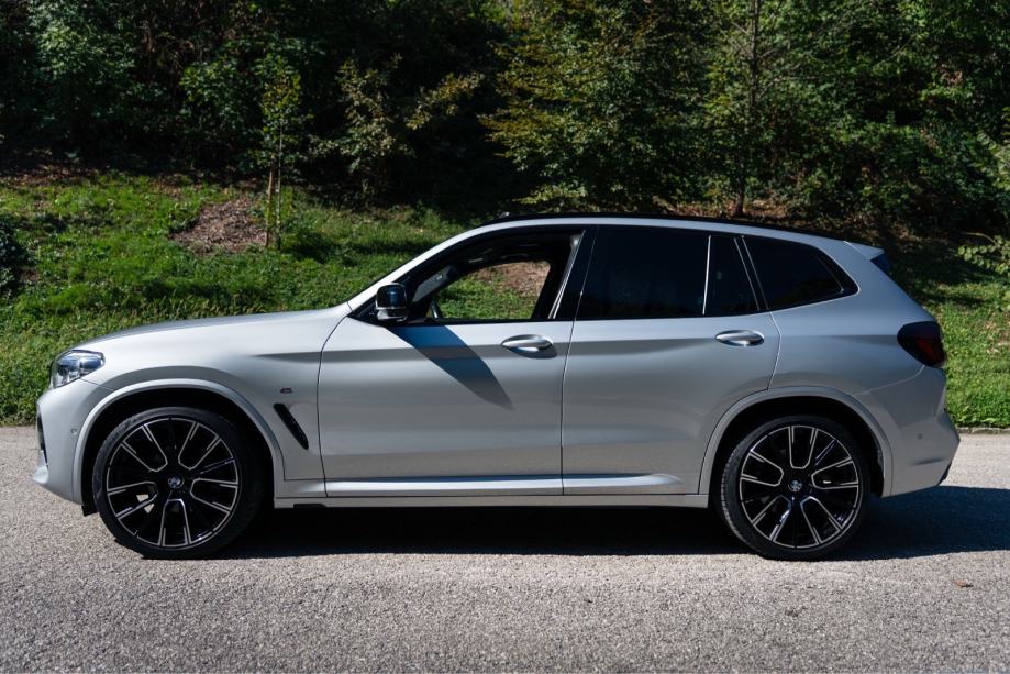 Bmw X3 2.0d xdrive, reg 08/2027, servisna, fotografija 4