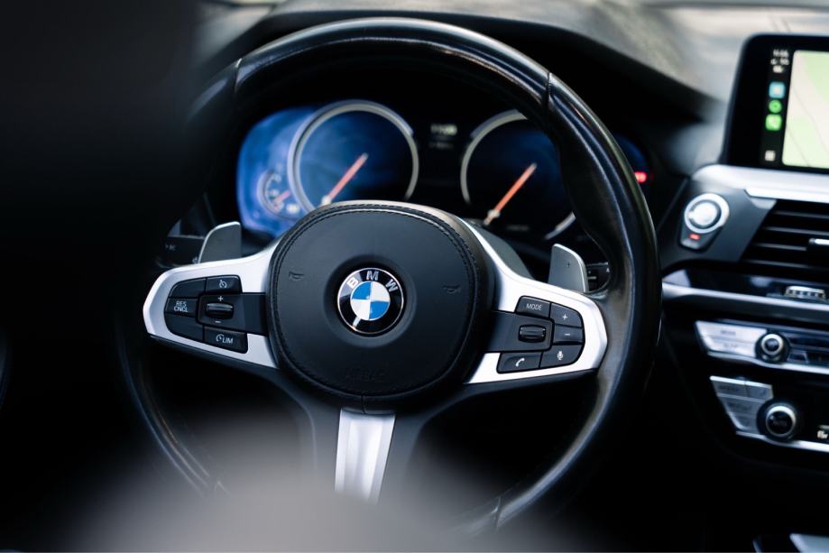 Bmw X3 2.0d xdrive, reg 08/2027, servisna, fotografija 8