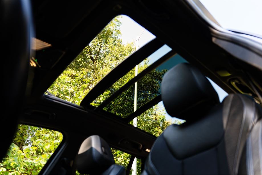 Bmw X3 2.0d xdrive, reg 08/2027, servisna, fotografija 9