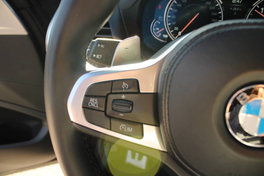 BMW X3 20d Xdrive AUTOMATIK ///M Paket *PANORAMA,HEAD UP,NAVI,KAMERA*, fotografija 15