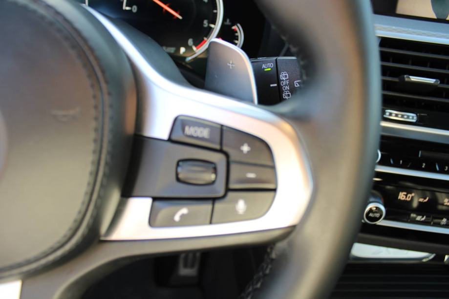 BMW X3 20d Xdrive AUTOMATIK ///M Paket *PANORAMA,HEAD UP,NAVI,KAMERA*, fotografija 16