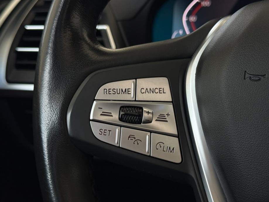 BMW X3 sDrive18d AUTOMATIK•GRIJ/HLAĐ SJ•PANO•JAMSTVO24•LEASING0%UČEŠĆA, fotografija 13