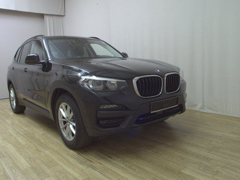 BMW X3 xDrive20d Advantage • HUD • digitalni instrumenti, fotografija 3